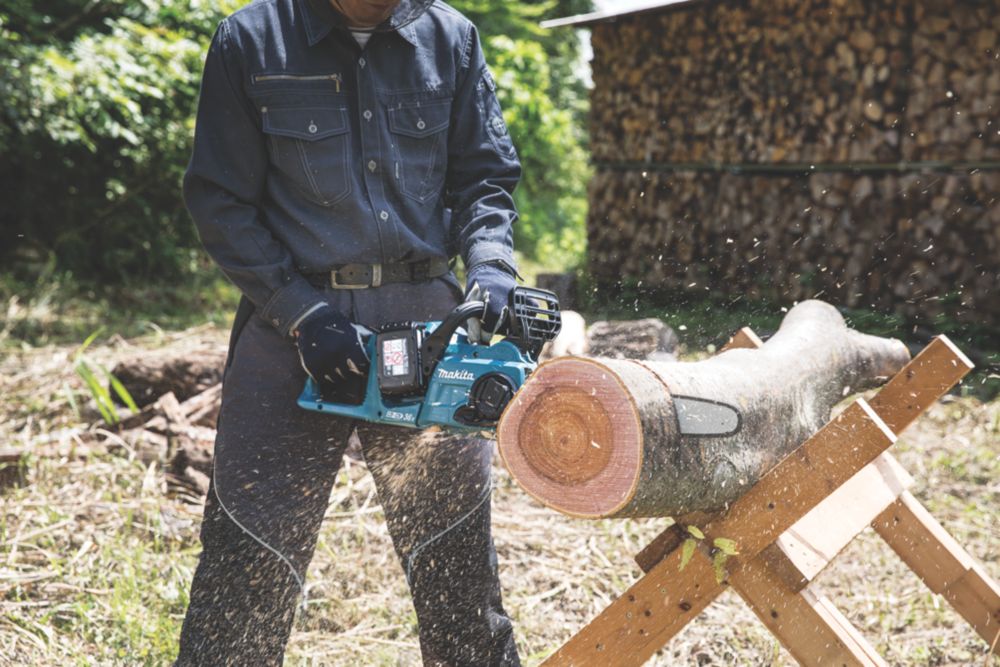 Makita cordless chainsaw screwfix sale