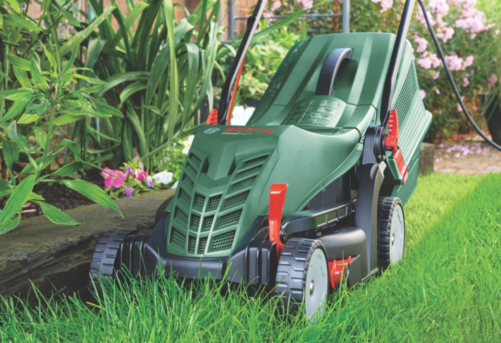 Bosch UniversalRotak 1400W 37cm Corded Lawnmower 230V Screwfix