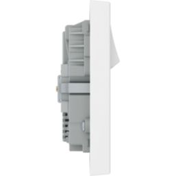 British General 900 Series 13A 2-Gang SP Switched Socket + 3.25A 65W 2-Outlet Type C USB Charger White