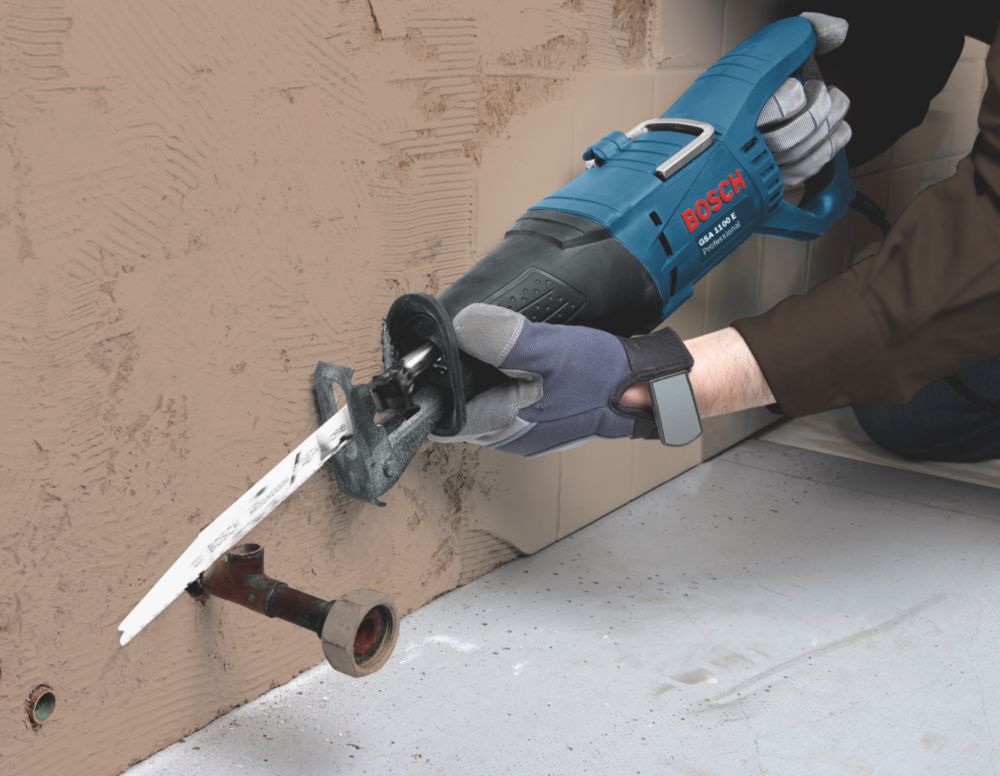 Bosch GSA1100 E 1100W Electric Reciprocating Saw 240V Screwfix