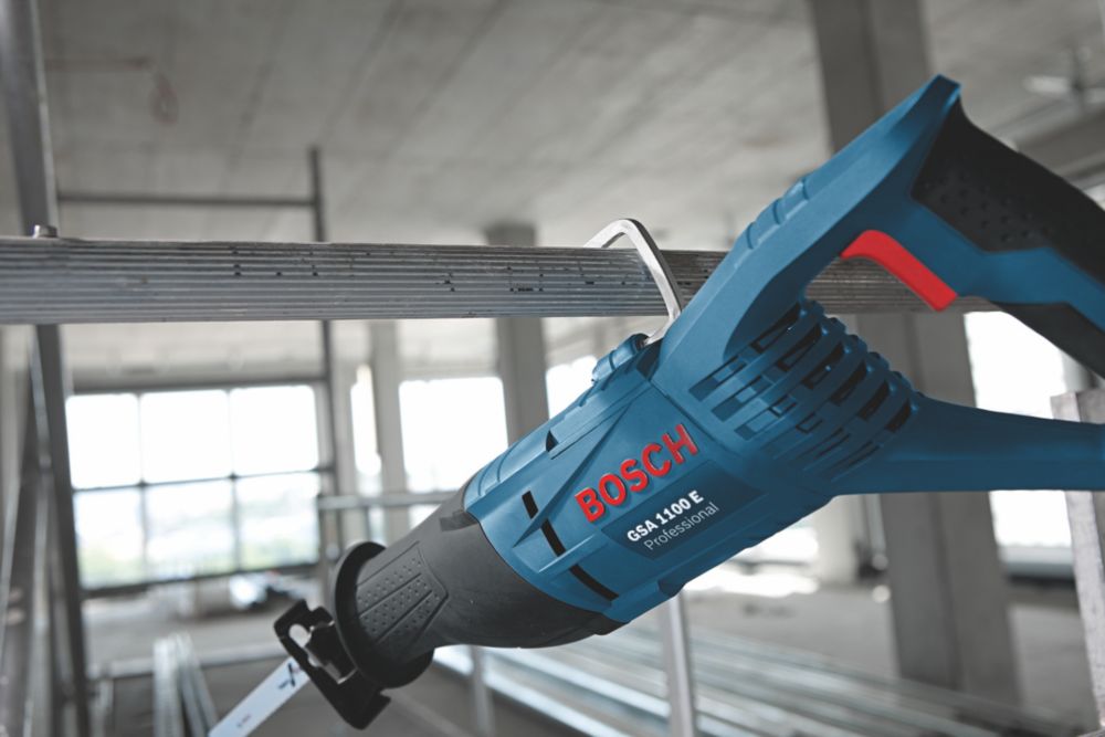 Bosch GSA1100 E 1100W Electric Reciprocating Saw 240V Screwfix