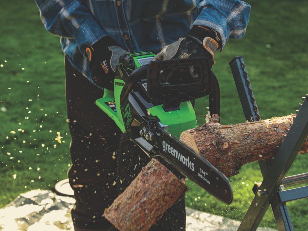 Screwfix store chainsaw blades