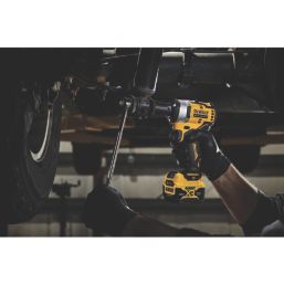 DeWalt DCF903P1-GB 12V 1 x 5.0Ah Li-Ion XR Brushless Cordless Impact Wrench