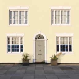 Sandtex 10Ltr Ultra Smooth Cornish Cream Masonry Paint