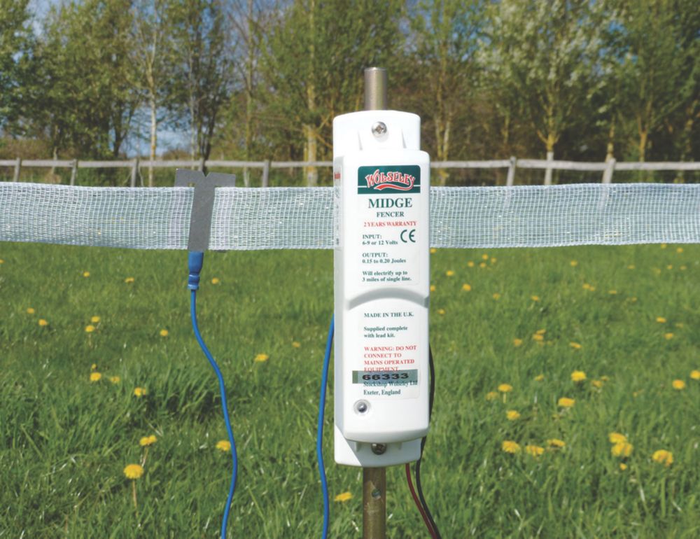 Stockshop BX120 Electric Fence Energiser Battery-Powered - Screwfix