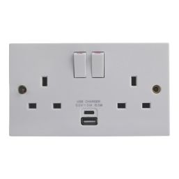 Essentials  13A 2-Gang 2-Pole Switched Socket + 3.1A 15W 2-Outlet Type A & C USB Charger White with White Inserts