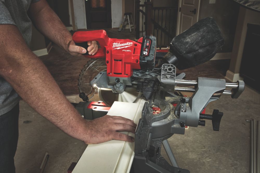 Milwaukee M18 FMS190 0 FUEL 190mm 18V Li Ion RedLithium High