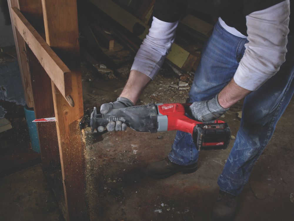 Milwaukee m18 cordless online sawzall