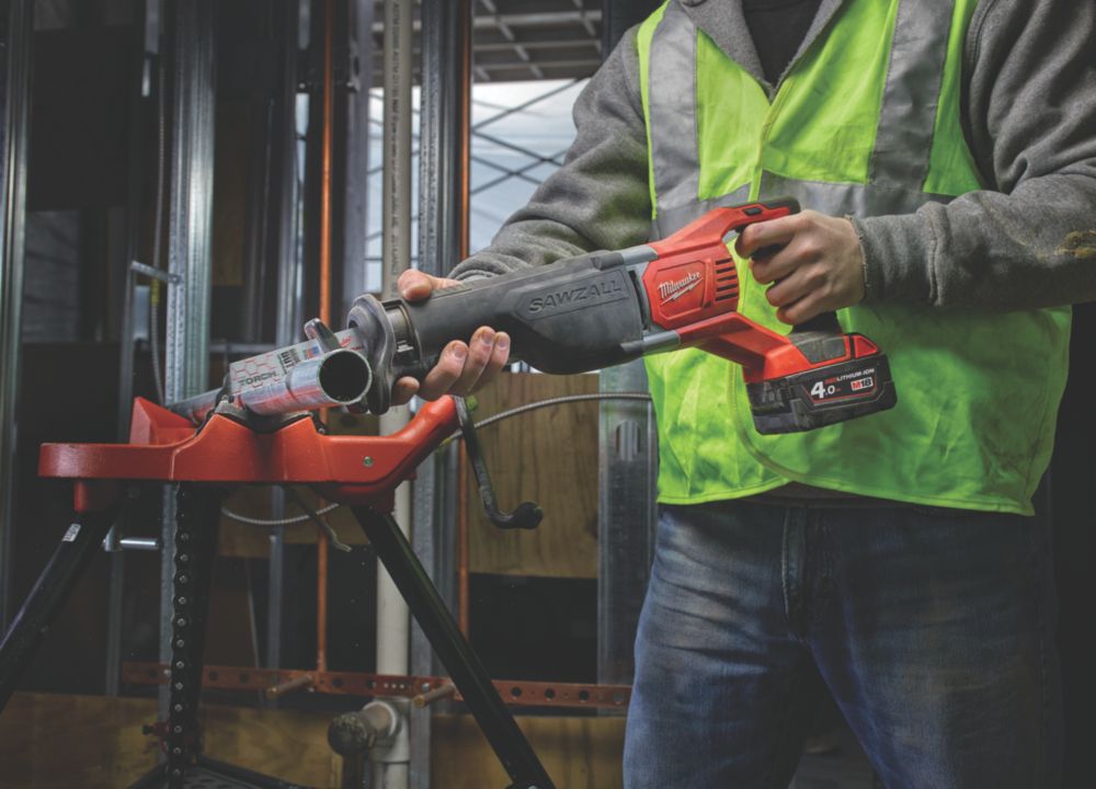 Milwaukee m18 reciprocating online saw