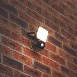 Brackenheath iSpot G3 Frameless Indoor & Outdoor LED Floodlight With PIR Sensor Black 20W 2200lm