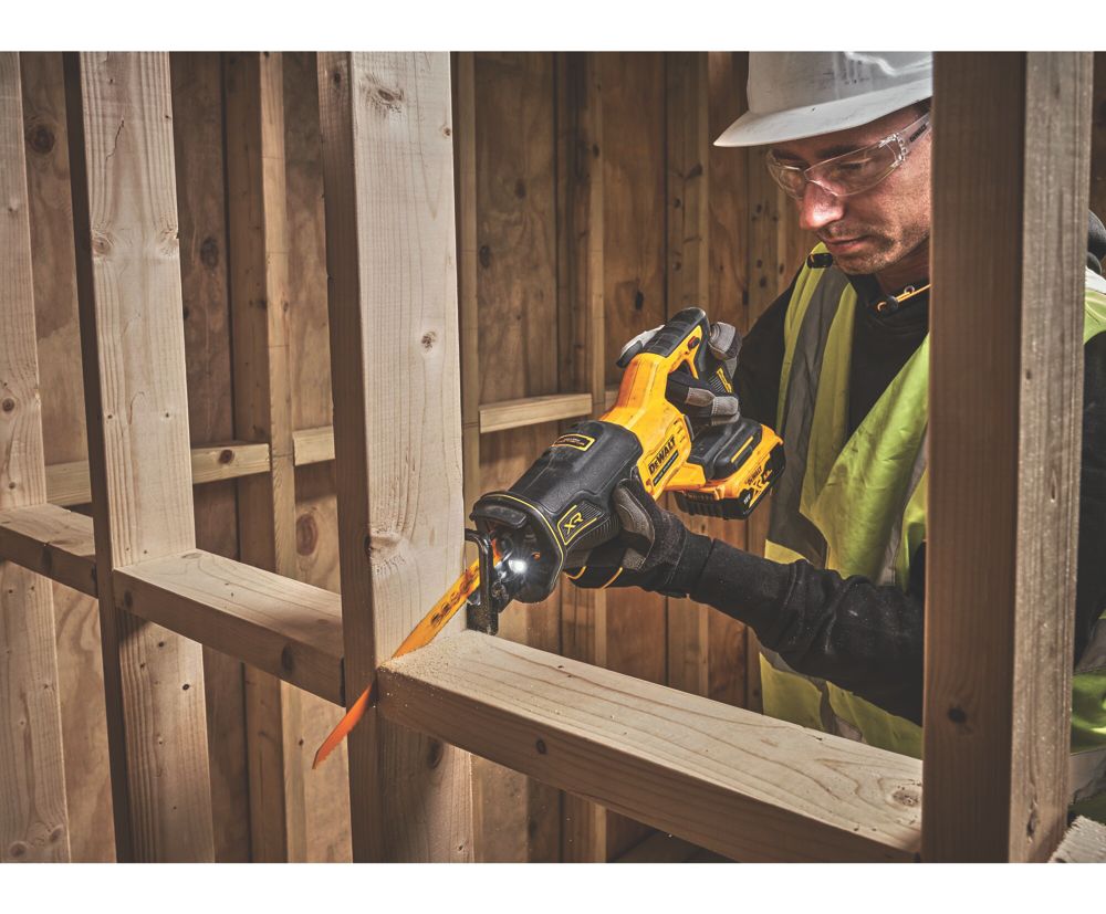 Dewalt reciprocating saw discount screwfix