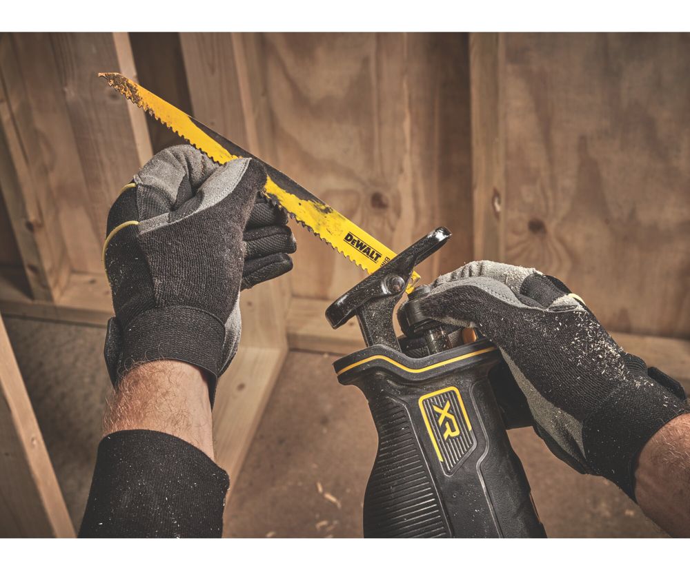 Screwfix dewalt reciprocating online saw