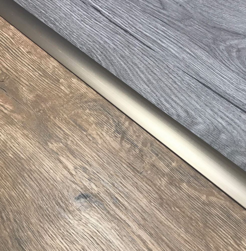 Unika Matt Steel Self-Adhesive Aluminium Floor Threshold 900mm - Screwfix