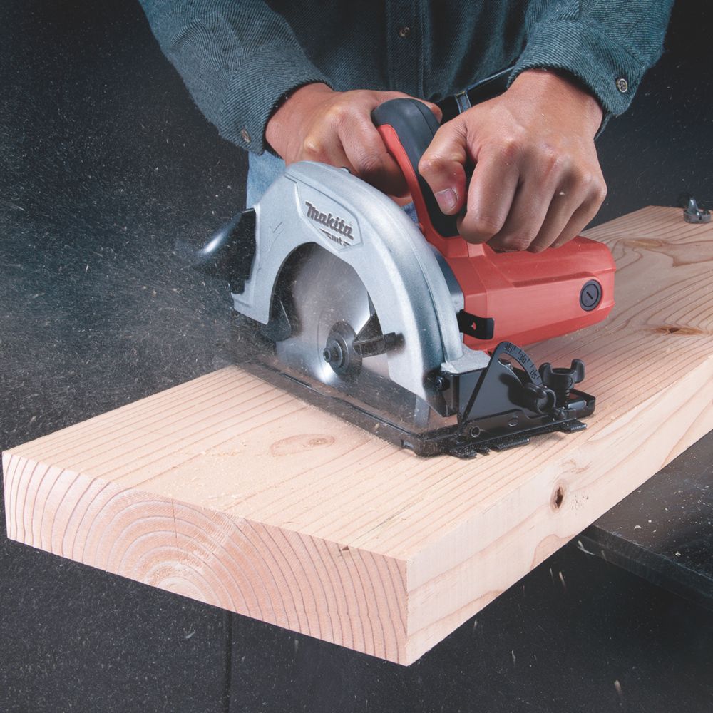 Makita hand held online circular saw