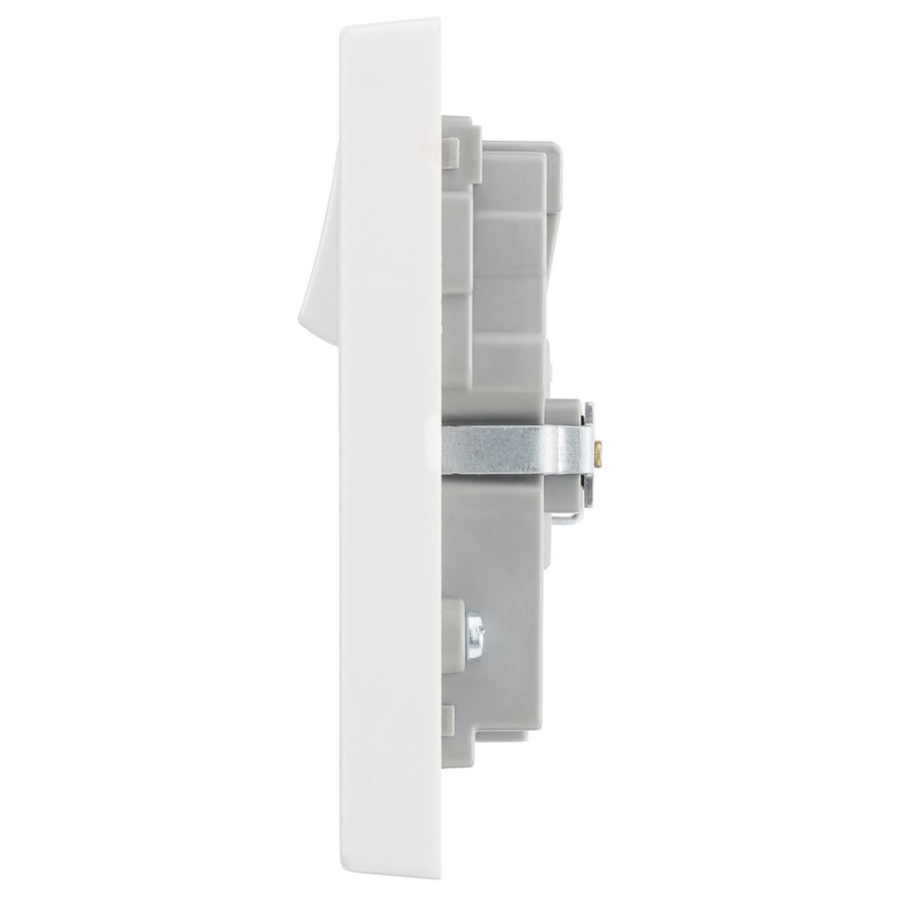 BG Electrical 900 Series 2-Gang Switched Socket With USB - 13A & 4.2A Dual Outlet (Type A & C)