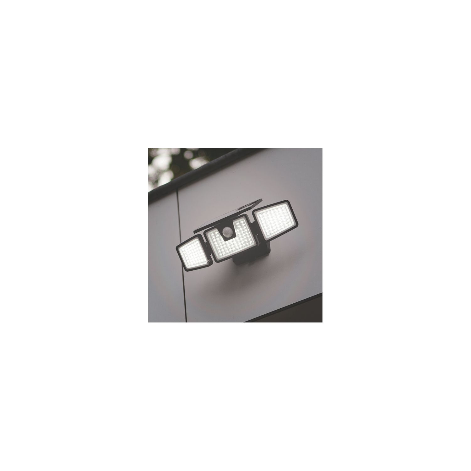 Lutec Briti Outdoor LED Solar-Powered Floodlight With PIR Sensor Black 750lm (784EF)