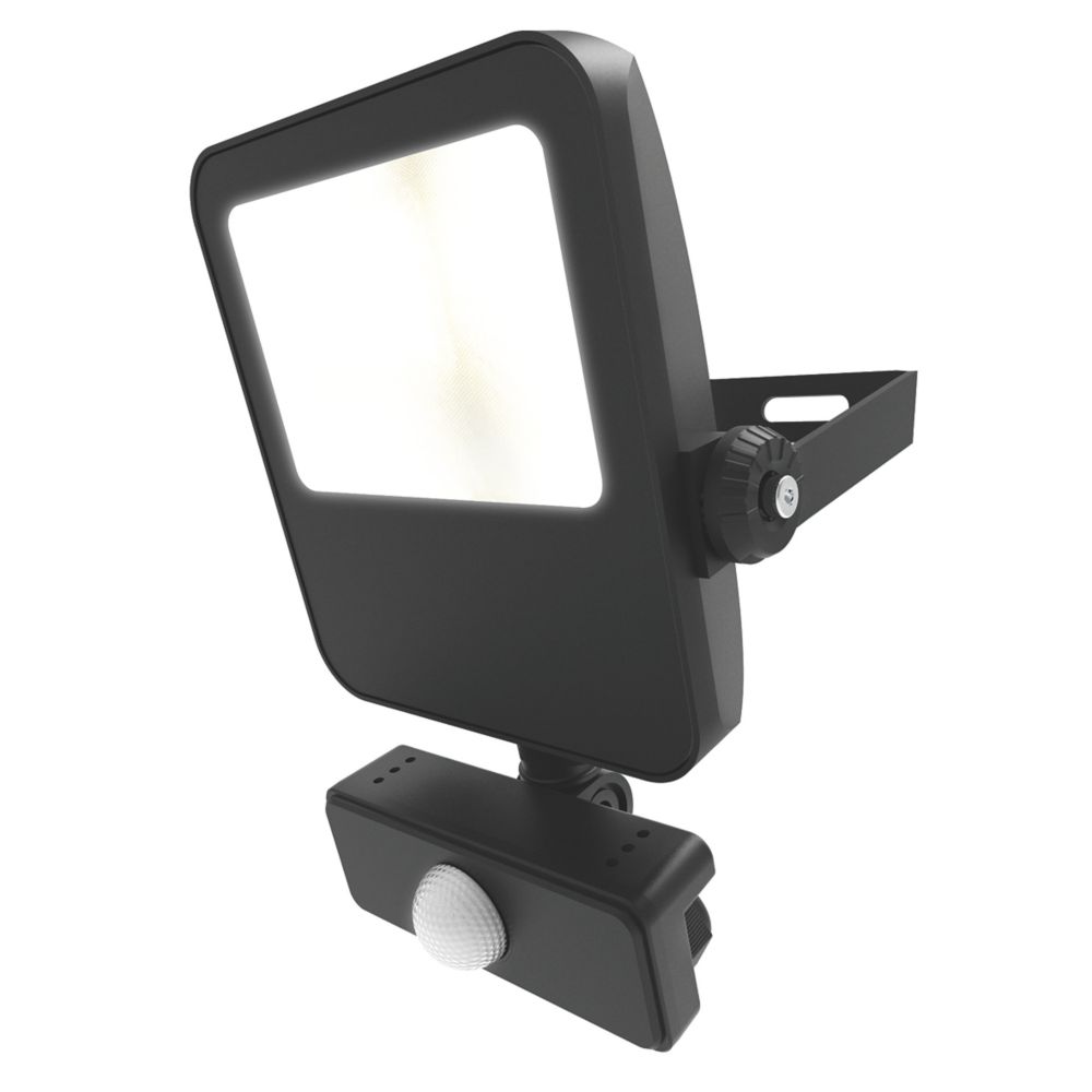 Screwfix pir store led floodlight