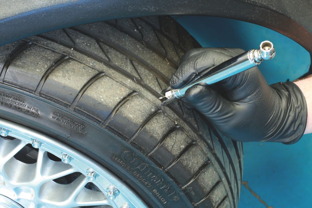 Puncture repair deals kit screwfix