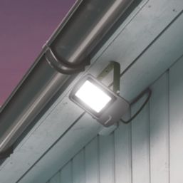 Brackenheath Rex Indoor Outdoor LED Floodlight Black 200W 24 000lm Screwfix