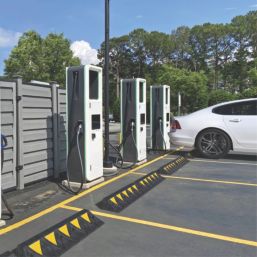 JSP Ridgeback Black / Reflective Yellow Wheelstop 900mm x 20mm x 20mm