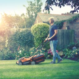 LawnMaster CLMF2434G-1-01 24V 1 x 4.0Ah Lithium MX Brushless Cordless 34cm Rotary Lawn Mower