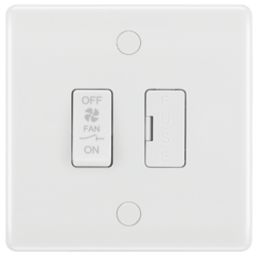 British General 800 Series 10A 1-Gang 3-Pole Fan Isolator Switch White