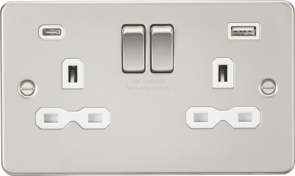 Knightsbridge Schaltsteckdose Mit Dual-USB – 13 A, 2-polig, Mit Außenbord-Wippen, 5V/4,8A