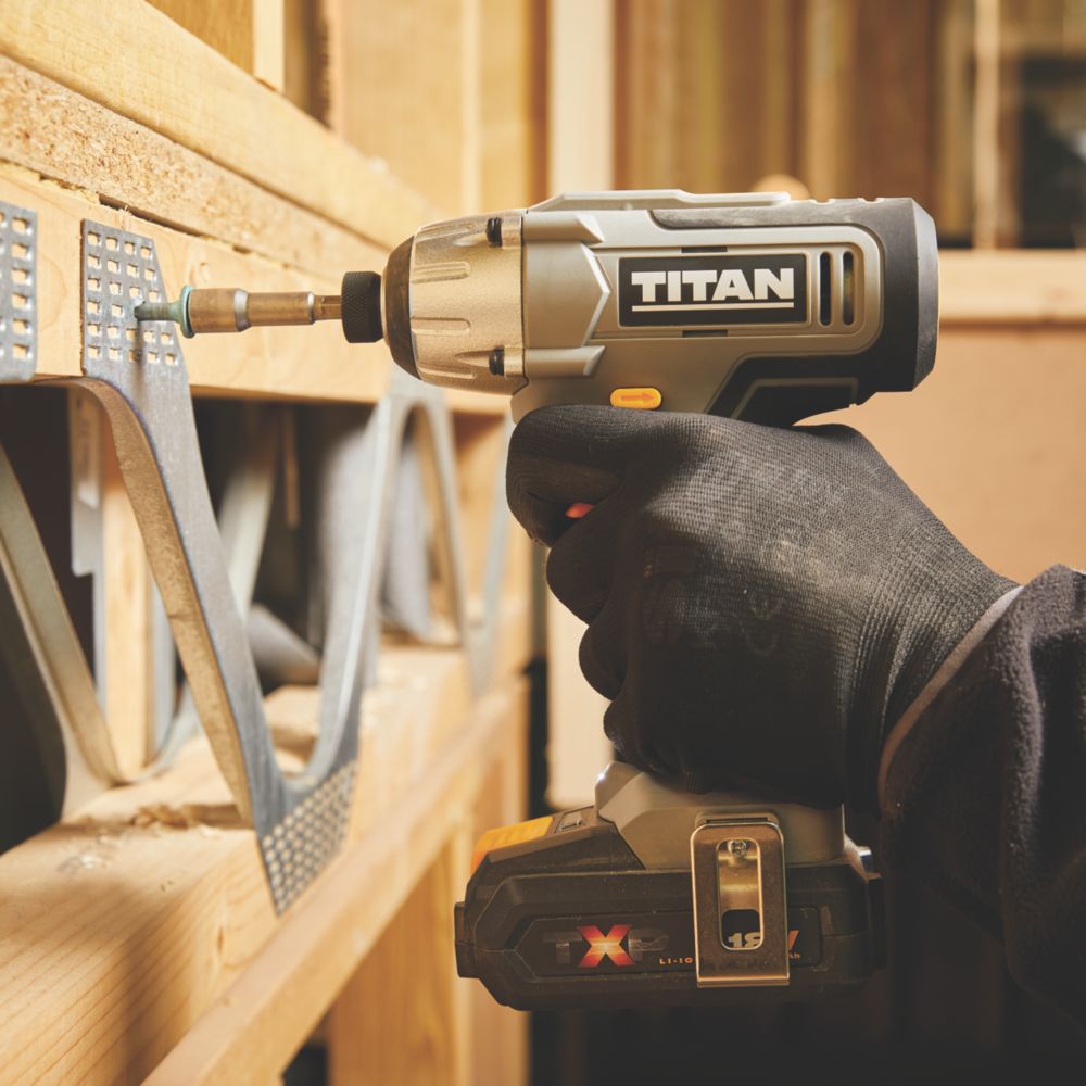 Titan TTI882MLT 18V 1 x 2.0Ah Li-Ion TXP Cordless Multi-Tool - Screwfix