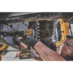 DEWALT DCF921N-XJ 18V Li-Ion XR Brushless Cordless M20 Hog Ring Compact Impact Wrench - Bare