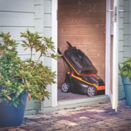 LawnMaster CLM2432K-01 24V 1 x 4.0Ah Lithium MX Brushless Cordless 32cm Rotary Lawn Mower