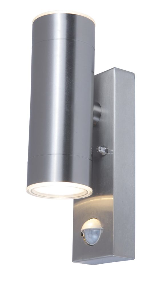 Outside light deals with pir screwfix