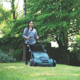 Webb Eco X-Series WEV20X2SRB4X 40V 2 x 4.0Ah Li-Ion  Brushless Cordless 38cm Scarifier Rake