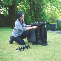 Webb Eco X-Series WEV20X2SRB4X 40V 2 x 4.0Ah Li-Ion  Brushless Cordless 38cm Scarifier Rake