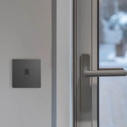 British General Evolve 10A 1-Gang 1-Way Press Switch Polished Black