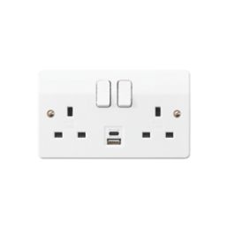 MK Logic Plus 13A 2-Gang DP Switched Socket + 3A 15.5W 2-Outlet Type A & C USB Charger White