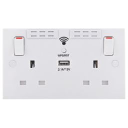 British General 900 Series 13A 2-Gang SP Switched Wi-Fi Extender Socket + 2.1A 10.5W 1-Outlet Type A USB Charger White