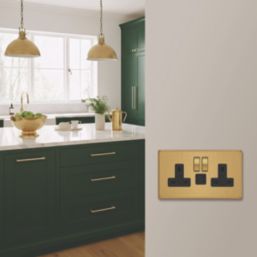 Varilight  13A 2-Gang SP Switched Socket + 3A 45W 2-Outlet Type C USB Charger Brushed Brass with Black Inserts