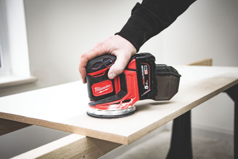 Milwaukee battery orbital discount sander