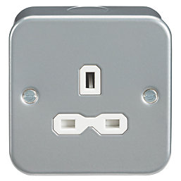 Knightsbridge  13A 1-Gang Unswitched Metal Clad Socket Grey with White Inserts