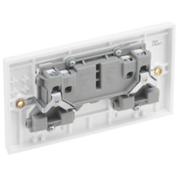 British General 900 Series 13A 2-Gang SP Switched Power Socket White with LED