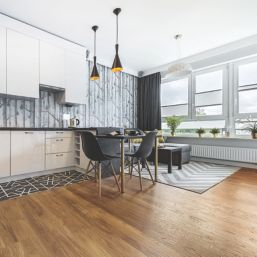 Kraus Epping Golden Brown Wood-Effect LVT Flooring 2.75m²