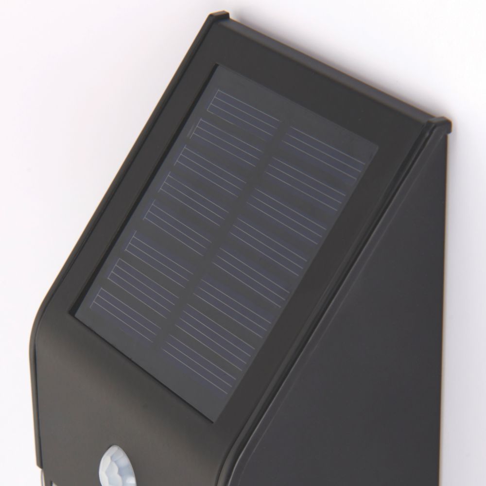 Solar pir light deals screwfix