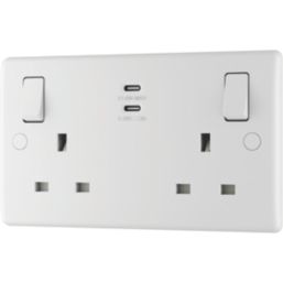 British General 800 Series 13A 2-Gang SP Switched Socket + 3.25A 22W 2-Outlet Type C USB Charger White