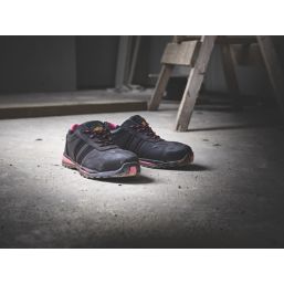 Black size hot sale 4 trainers