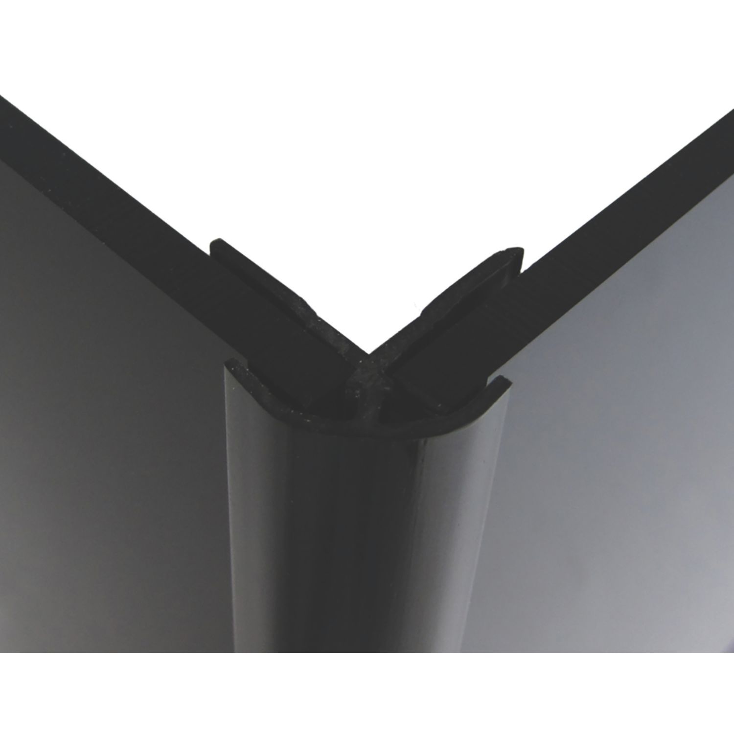 Splashwall External Corner Matt Jet 2440mm x 4mm (930RK)
