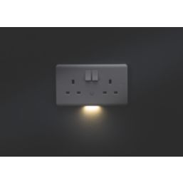 Knightsbridge  13A 2-Gang DP Switched Socket with Night Light White