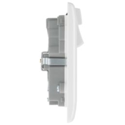 British General 800 Series 13A 2-Gang SP Switched Wi-Fi Extender Socket + 2.1A 10.5W 1-Outlet Type A USB Charger White