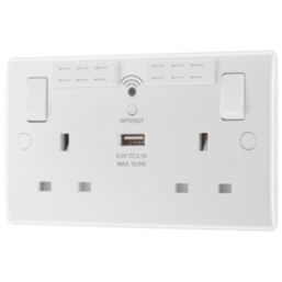 British General 800 Series 13A 2-Gang SP Switched Wi-Fi Extender Socket + 2.1A 10.5W 1-Outlet Type A USB Charger White