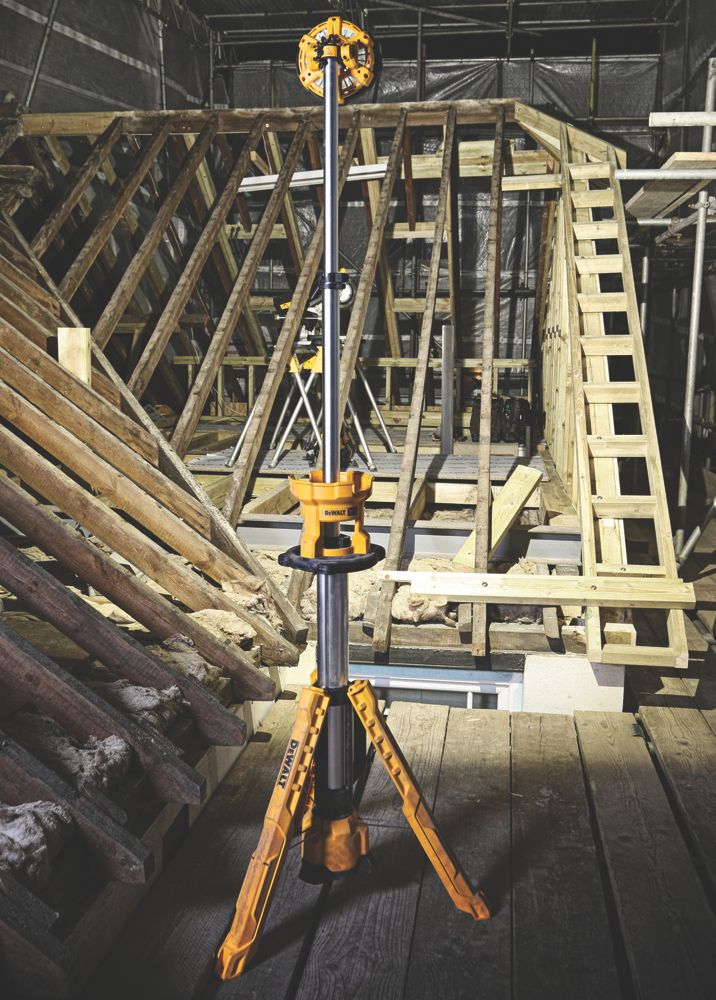 Dewalt 20v best sale cordless tripod light