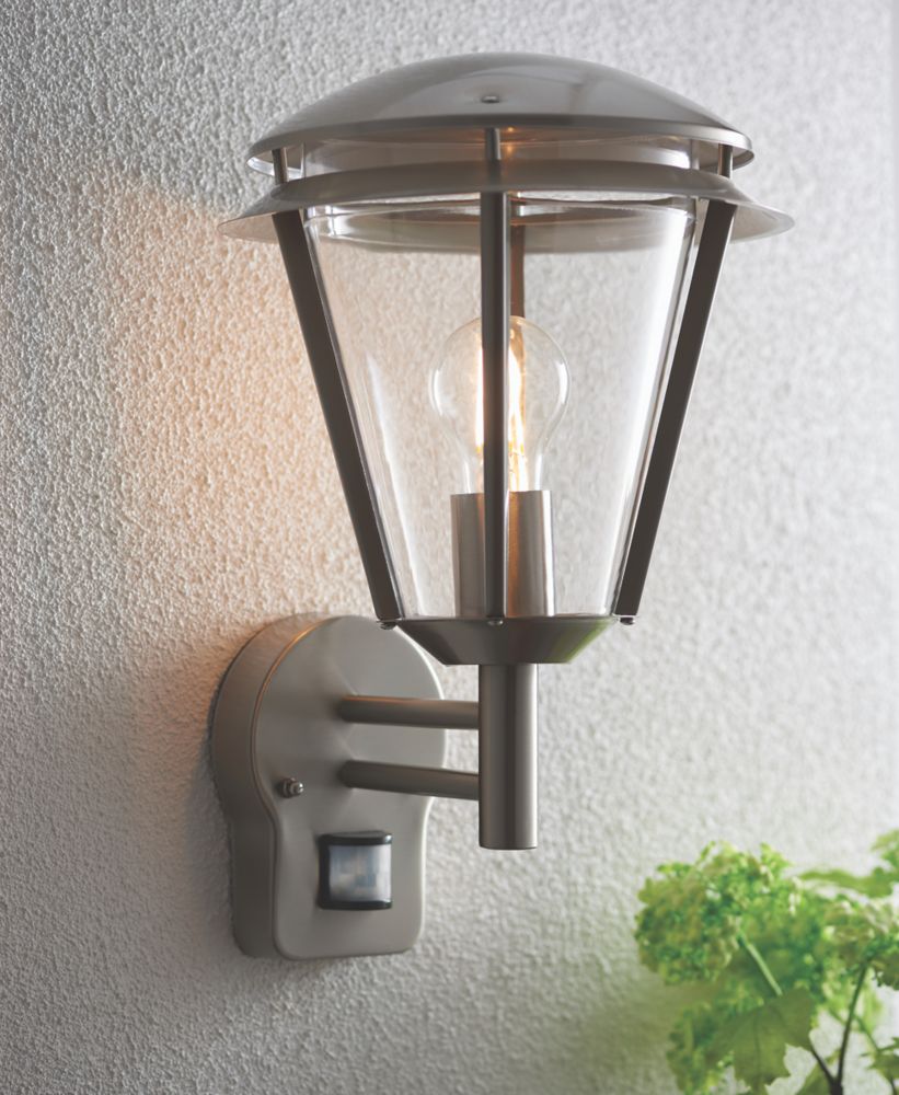 Solar security store light screwfix